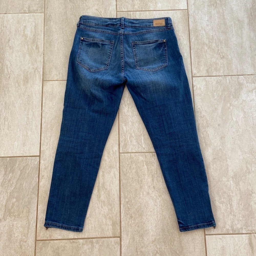 Low Rise Denim Crop Jeans - Picture 4 of 9